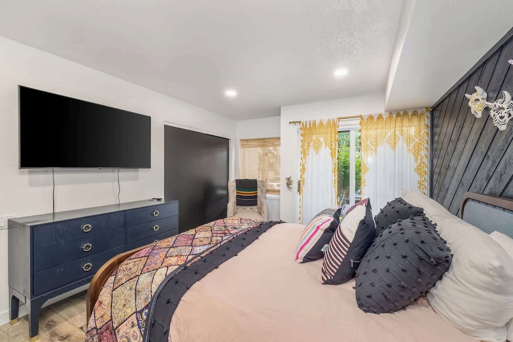 Ridgepoint Retreat Mountain Escape for 8 w/ Resort Amenities