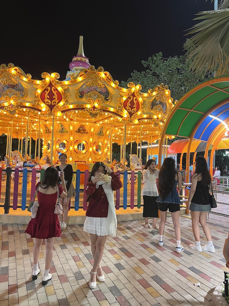 Vinhomes Grand Park-Masterise Center