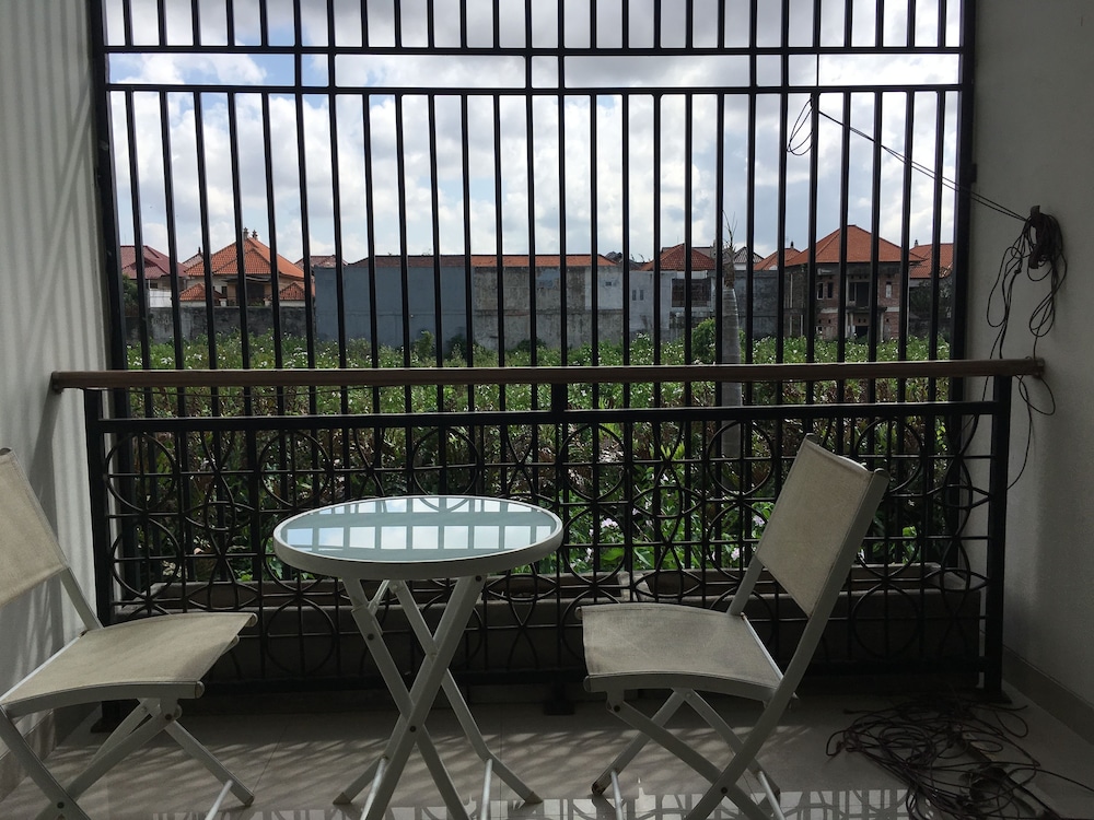 Olivia Inn Denpasar - Hostel - Image 3
