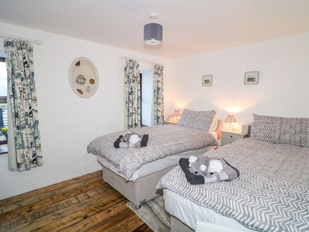 Woodleigh Cottage view 5