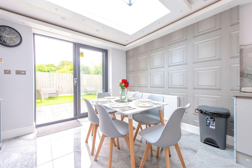 The Pond House - Ensuite Rooms