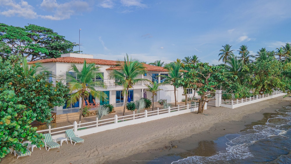 Villa El Francés 4BD WPool & Beach Front