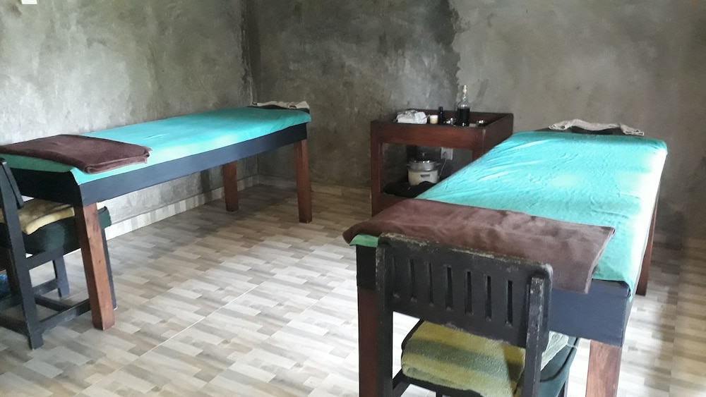 Isiwara Paura Ayurvedic lodge