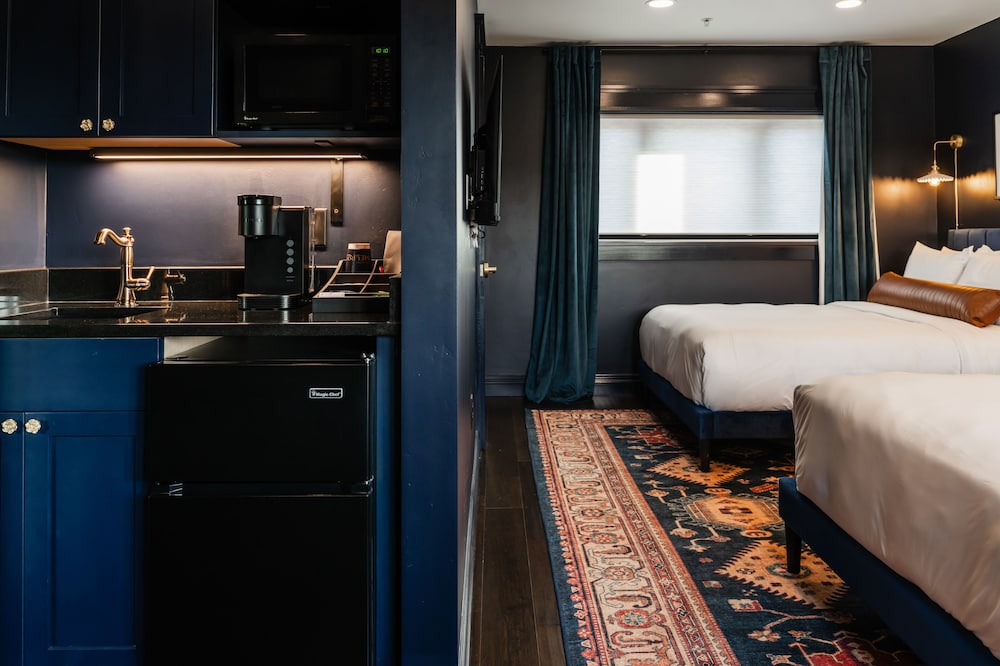 The Hotel Melrose