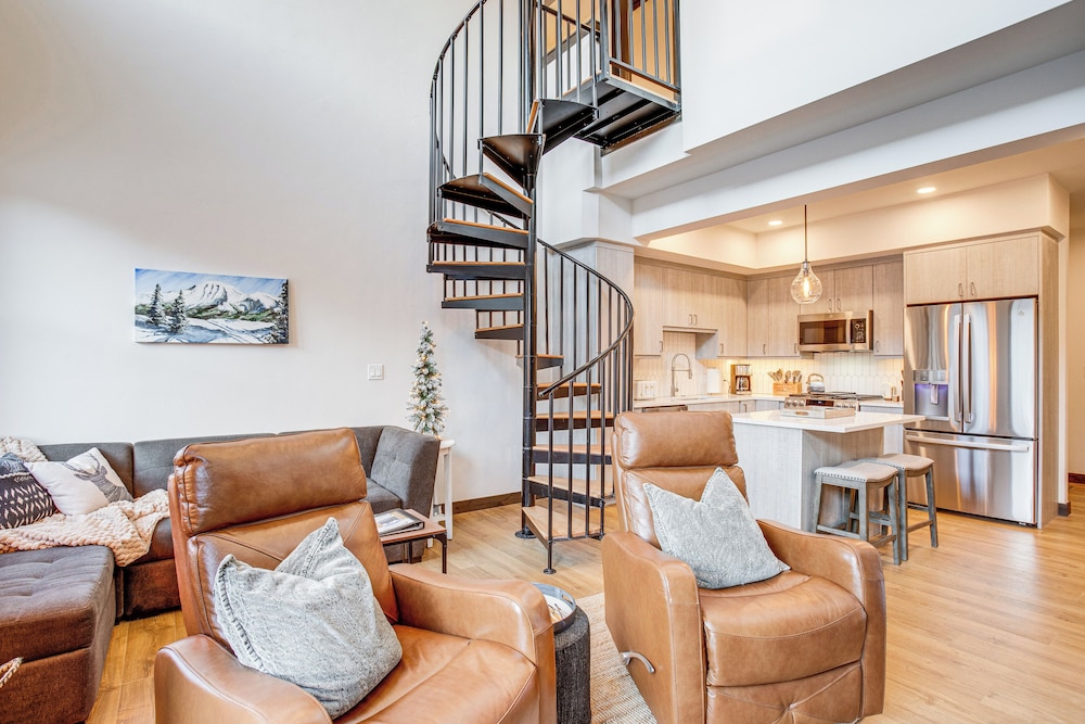 Walk to Cooper Creek Square: Condo w/ Hot Tub!