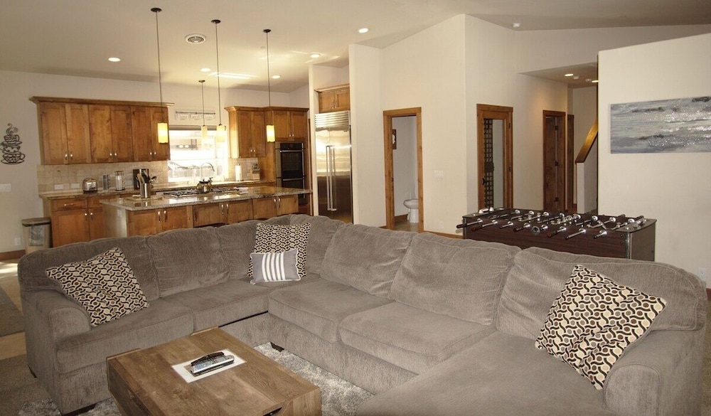 Hch0946 - Angora Retreat 4 Bedroom Home