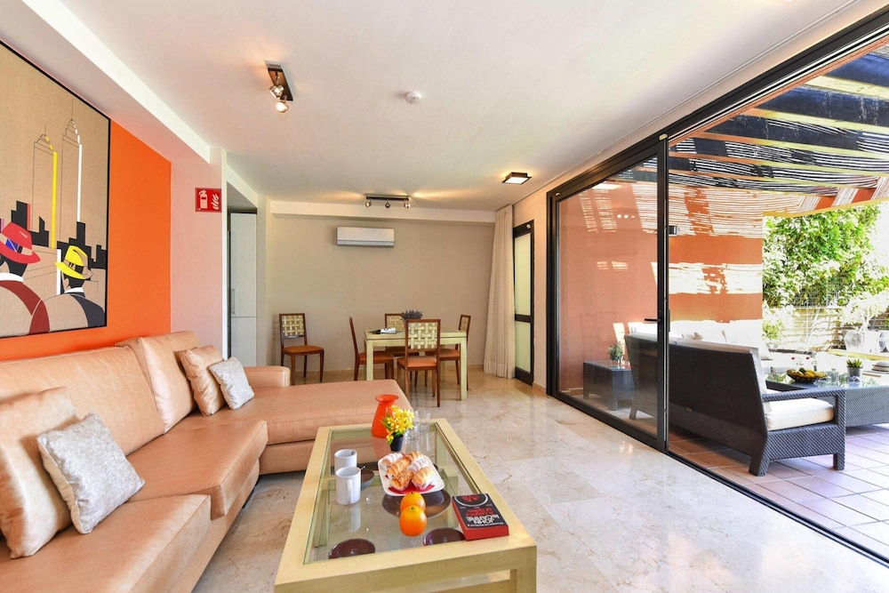 Luxurious Holiday Home With Pool in Maspalomas