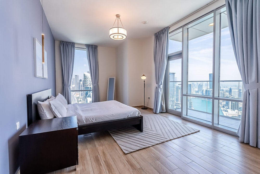 Noora Tower 4504 Business bay