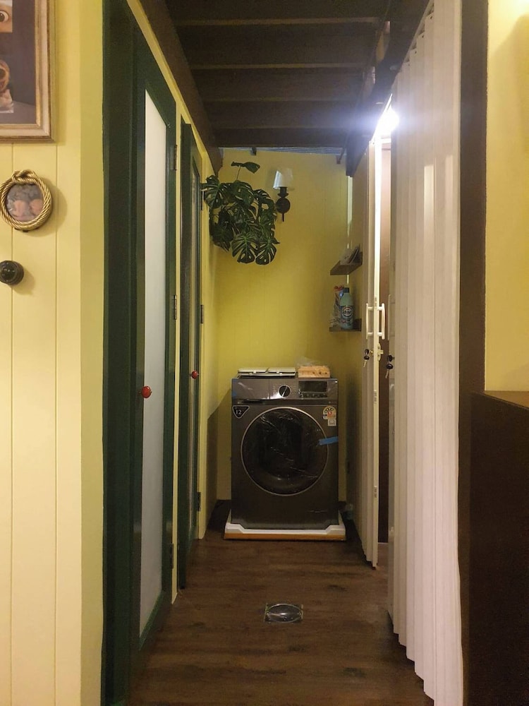 Homey Home UP Themed Near MRT Samyot