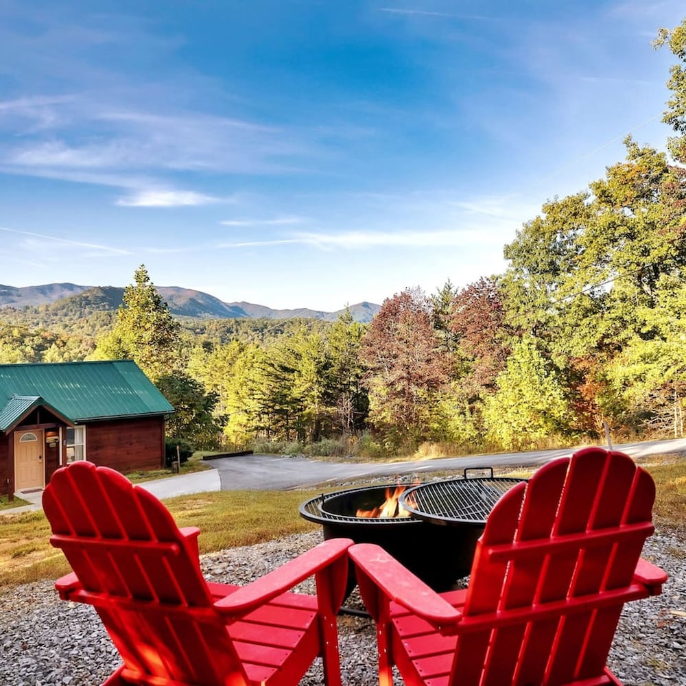 Stunning Views I Between Pigeon Forge Gatlinburg view 3