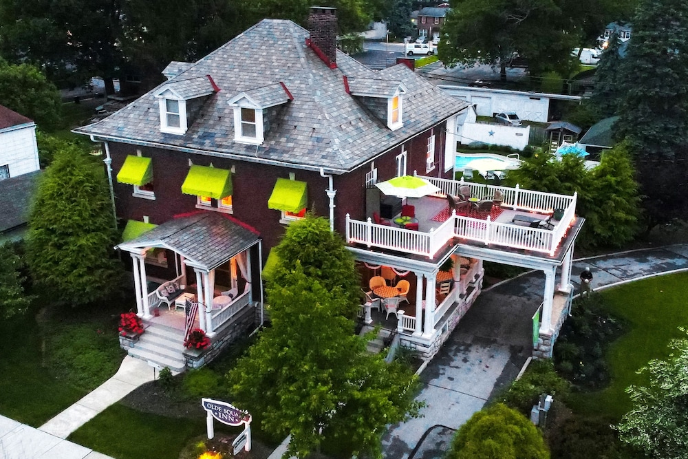 Hotel The Olde Square Inn