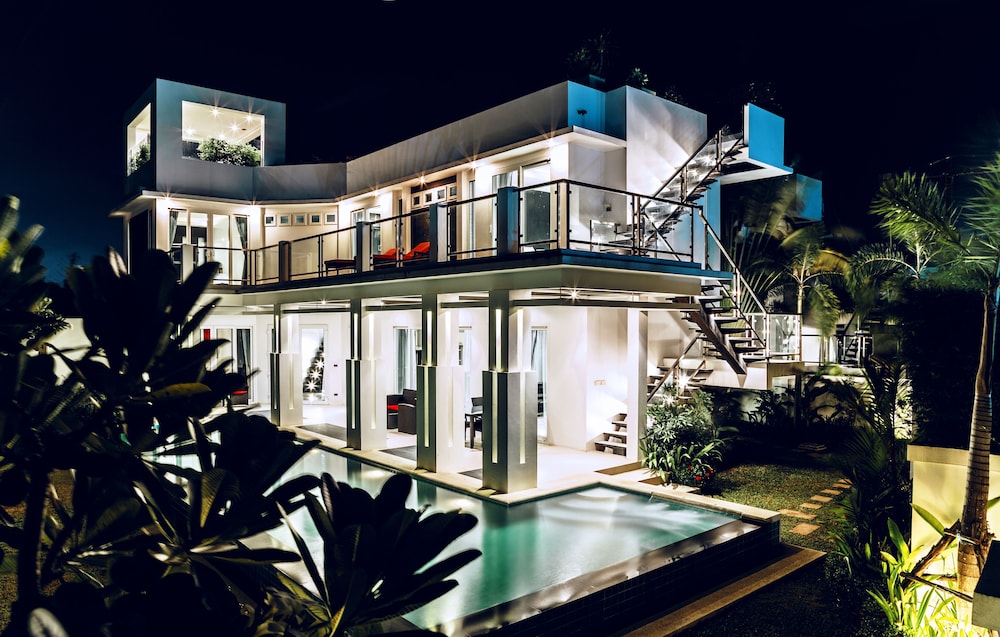 Hotel Hollywood Pool Villa Jomtien Pattaya - Image 1