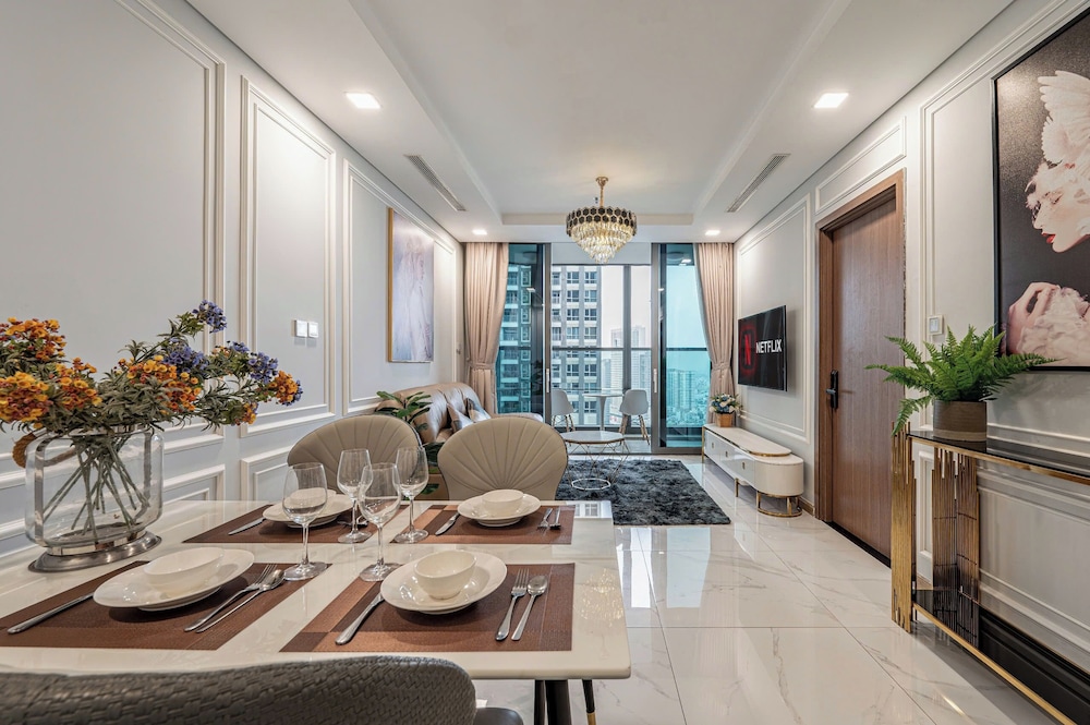 Somi Luxstay Landmark 81