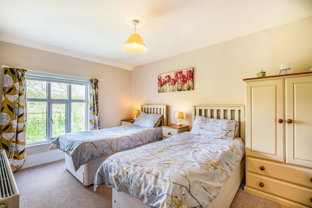 2 Siluria Cottage