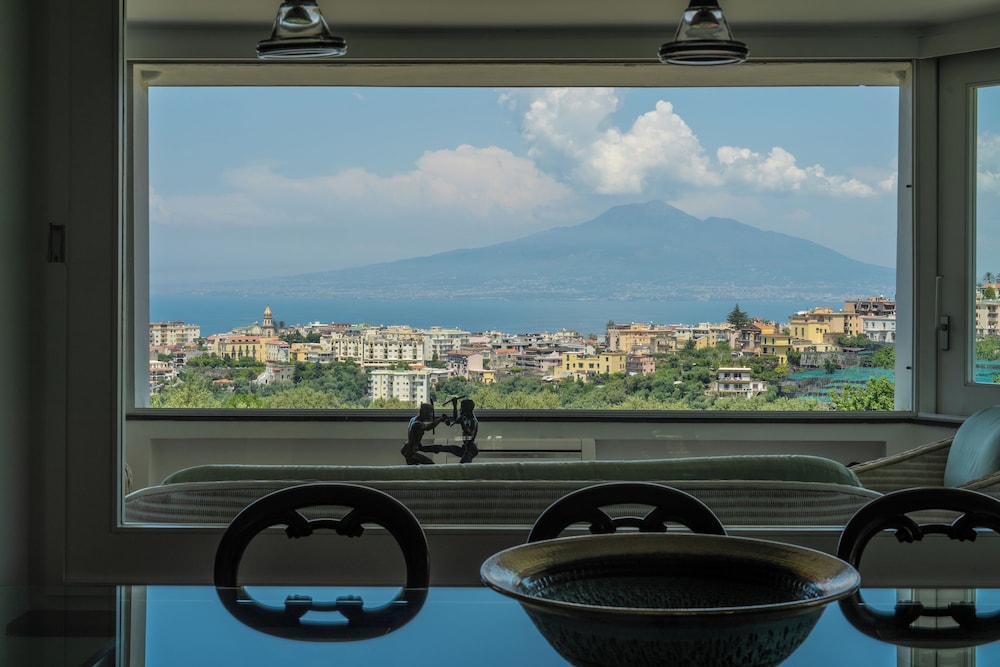 Luxury Villa In Sorrento Coast Swimming Pool & View