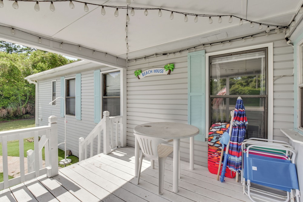 PCB Family Home w/ Sunroom, 1 Mi to Shore!