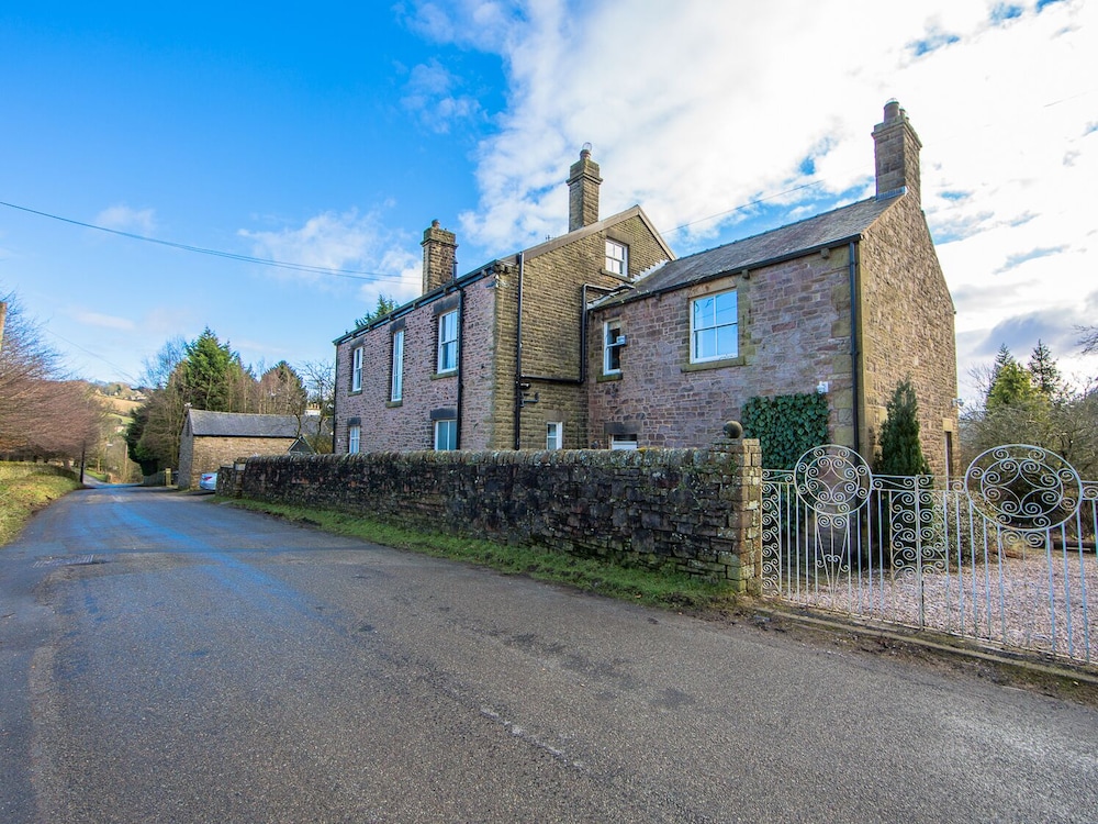Queen Ann's Close