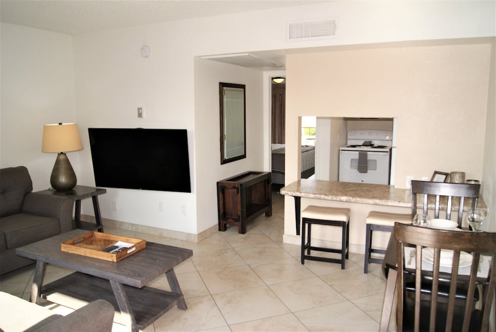 206 Fully Furnished 1BR Suite-Prime Location! by RedAwning view 5