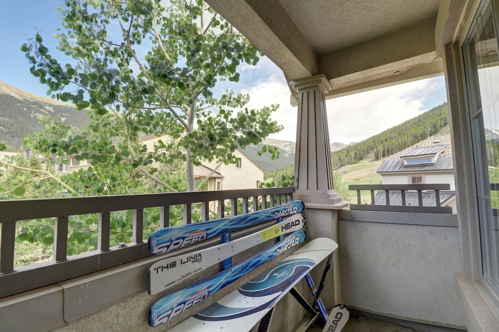 Summit County Vacations - Newly Renovated, Slope-Side Walk-In Walk-Out, Top Floor, Views of Ten Mile Range - ER4 by Redawning - Property Image 38