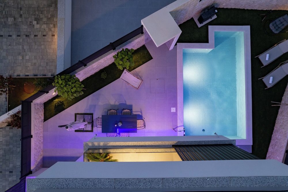 Nova Luxury Residence apartment with private heated pool