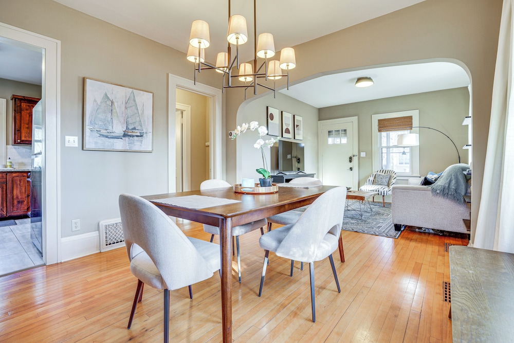 Walk to Beach + Lake Nokomis: Minneapolis Home!