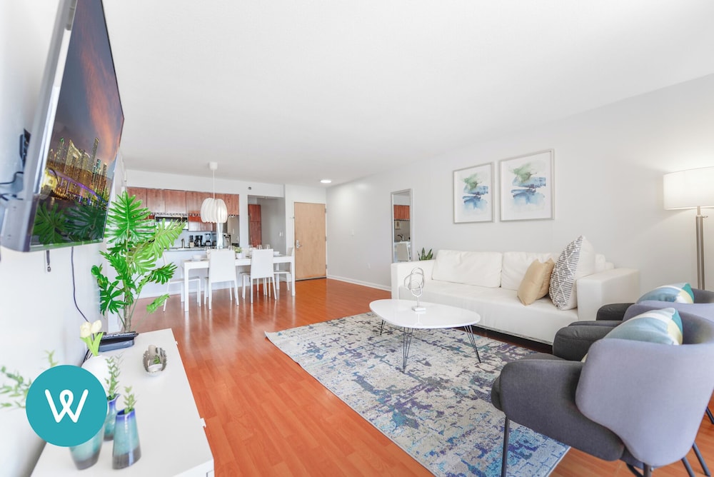 Brickell city View Condo with Pool
