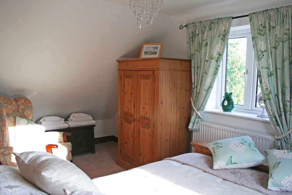 Avon Lodge