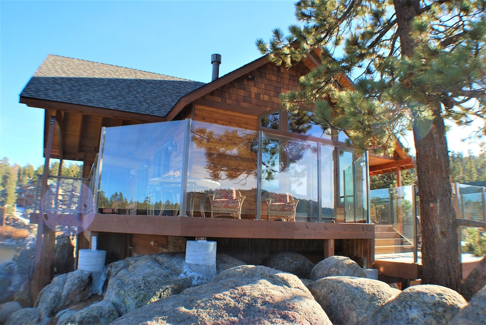 Boulder Cove Lakefront Estate