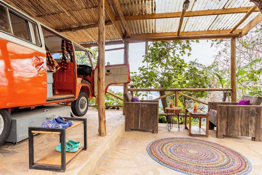 Chameleon Hill Forest Lodge