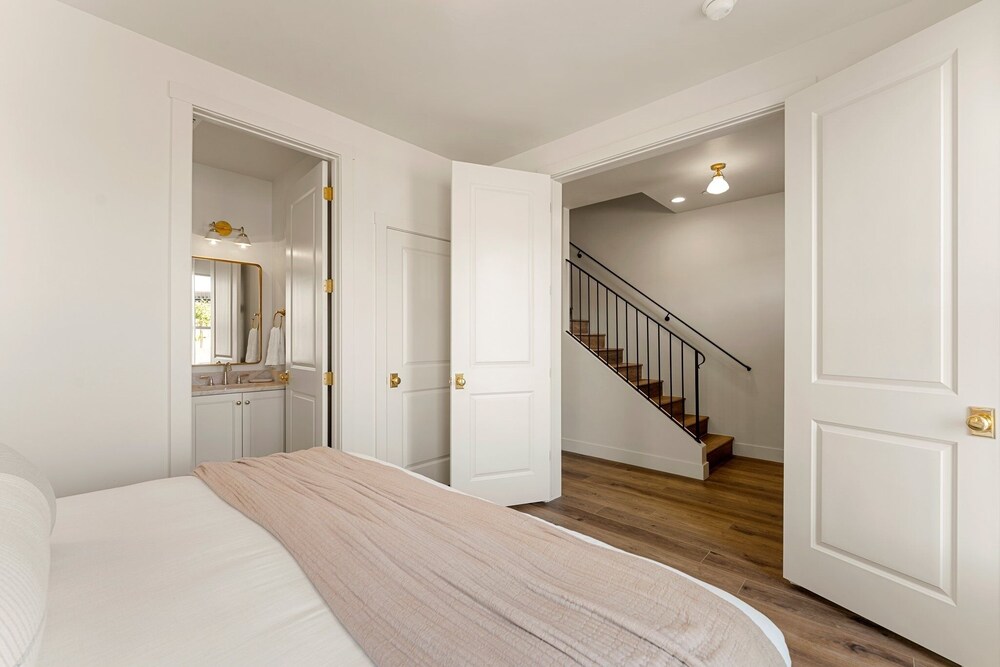 Alys At Desert Color 4 Bedroom Townhouse