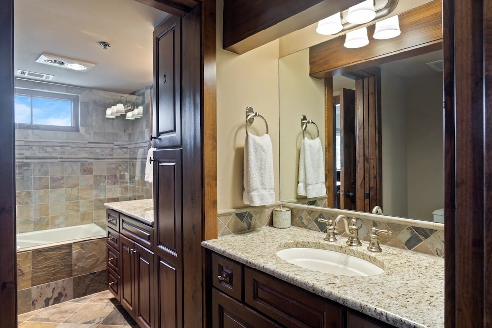 Stag Lodge at Deer Valley Resort - Three Bedroom Residence with Spa #13 3 Condo