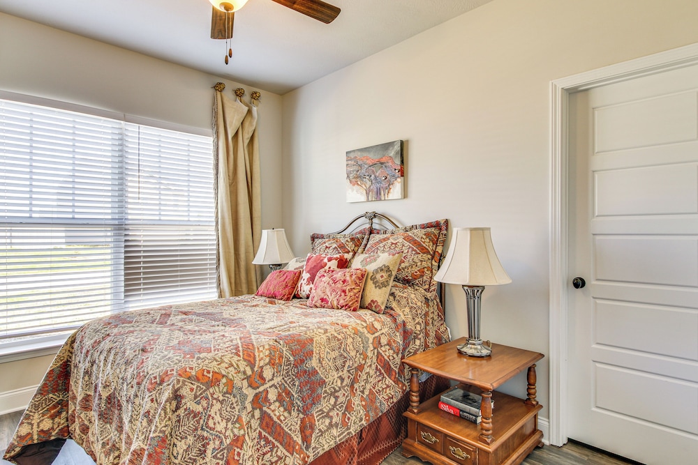 2 Mi to Steeplechase Racecourse: Stylish Aiken Gem