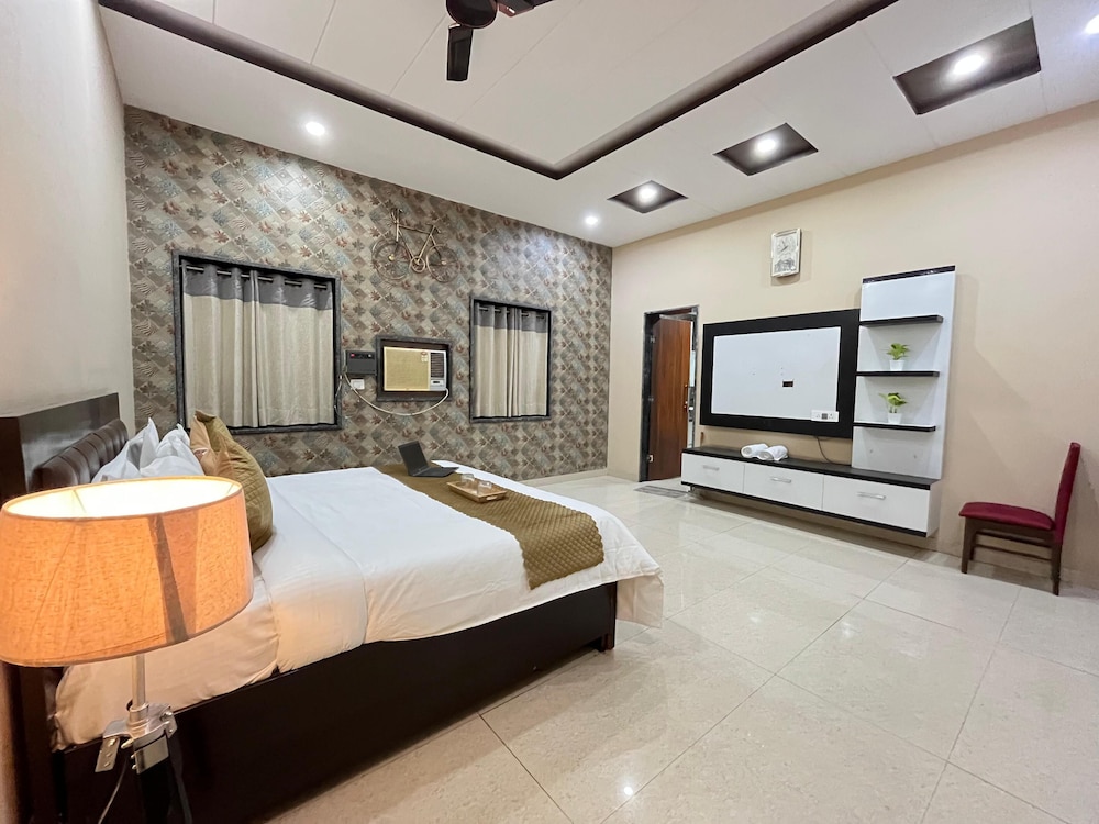 GoBravo 11 6BHK Farm with Pool Sohna Road Gurgaon