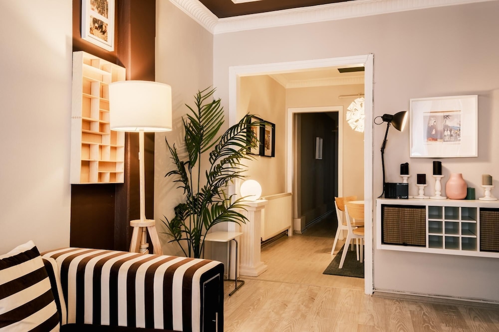 Charming Flat Near Osmanbey Metro Station