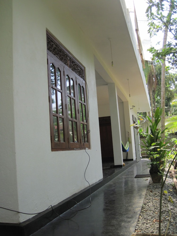 Jungleside House