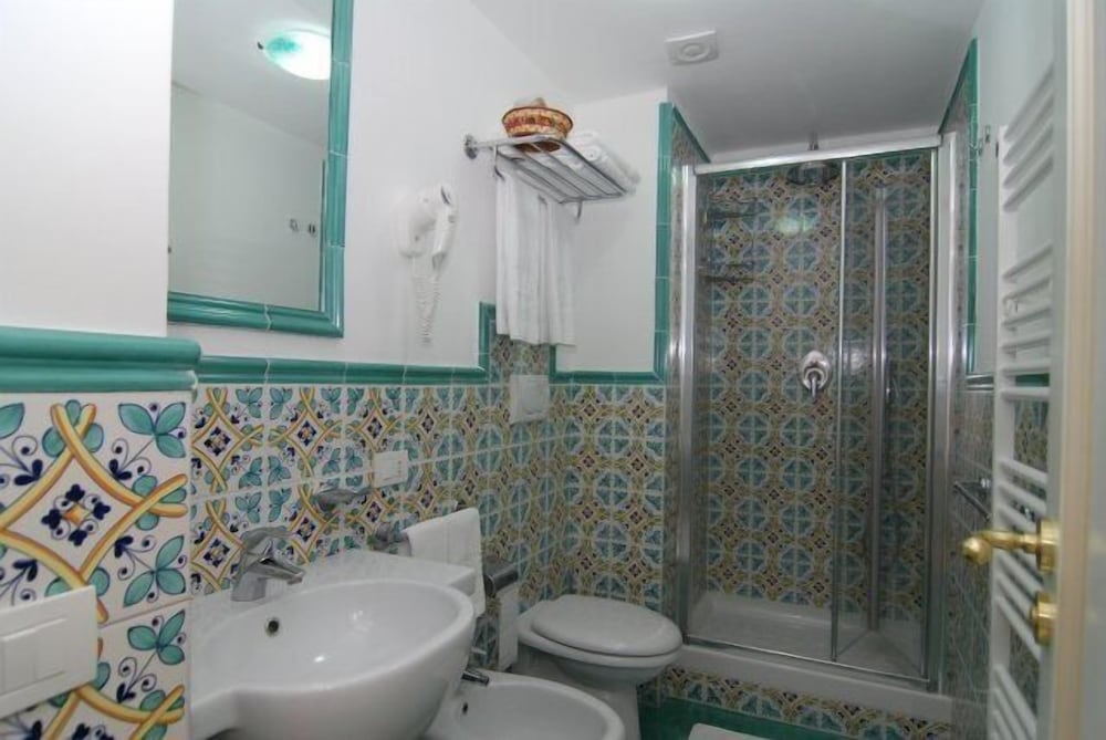 Photo 34