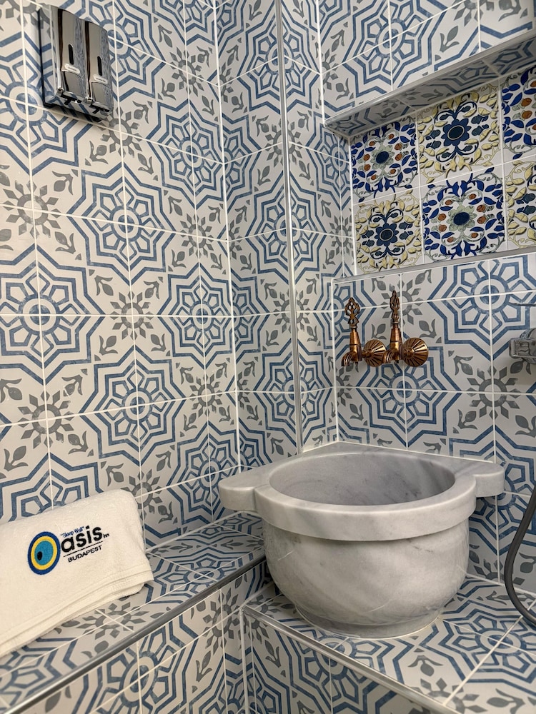 Oasis Inn Budapest
