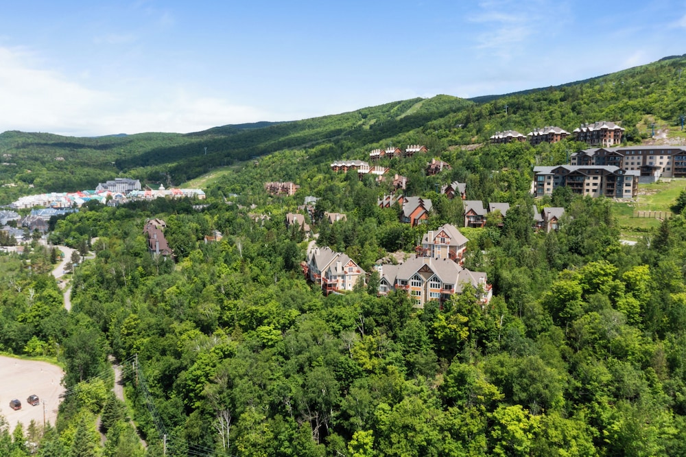 Les Haut Bois Condominiums -RVMT