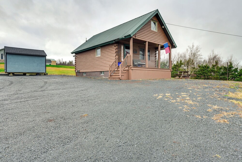 All-season Long Lake Base Camp! Family Cabin