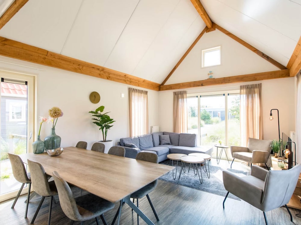 Modern Lodge With two Bath Rooms, Near the Beach view 3