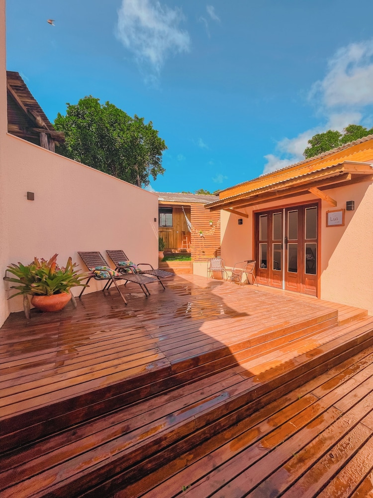 Shangri La Casas e Studios
