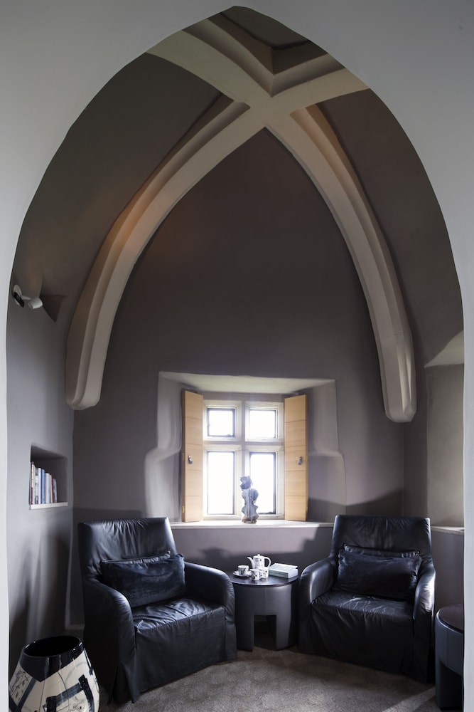 Roch Castle Hotel