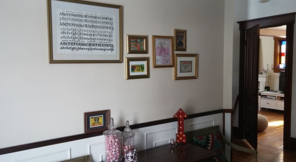 Burdett House Bed & Breakfast