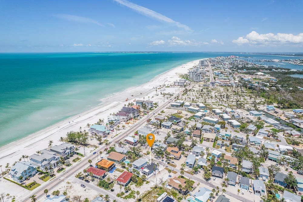 130 Tiki Tides: 2br W/ Outdoor Tiki Bar! 2 Bedroom Home