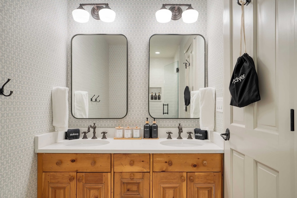 Luxury Mountain Estate w/ Indoor Pool, Gym & Hot Tub Near Keystone | Sleeps 19