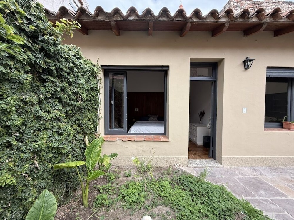 Clivias Hostel