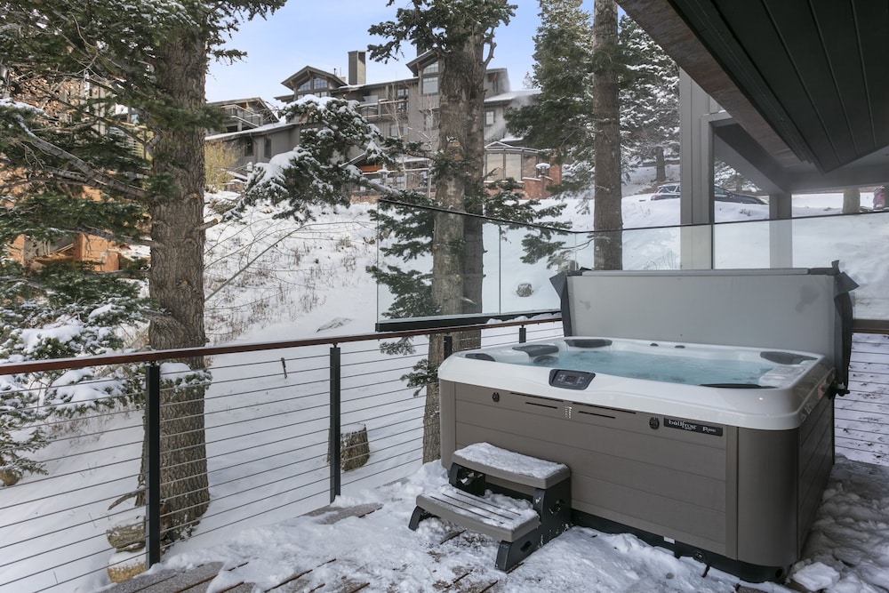 50 - Six Bedroom with Spa Stag Lodge 6 Condo