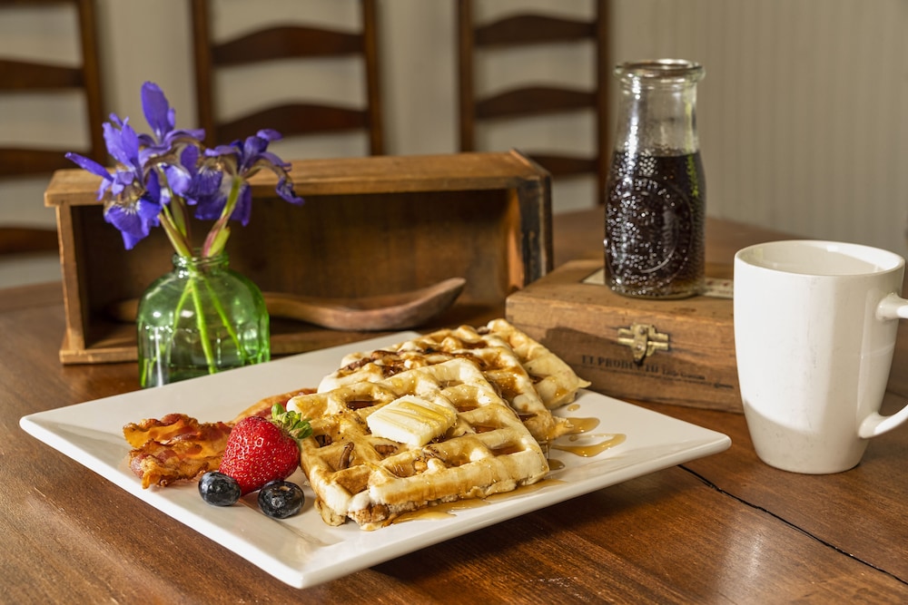 Country Road House and Berries Bed & Breakfast - Farm Stay