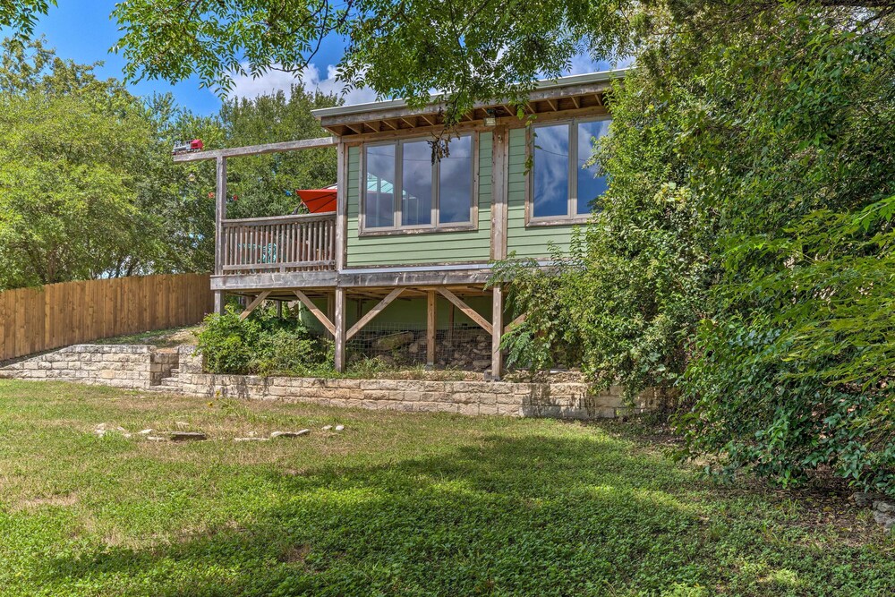 Pet-friendly Austin Home w/ Deck, Yard, & Views! view 4