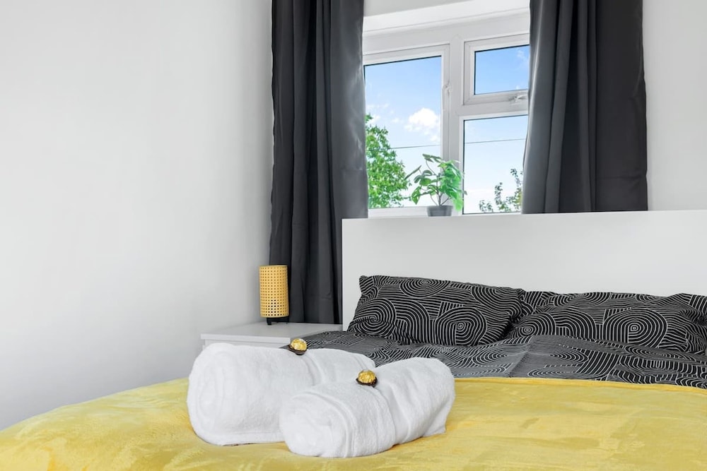 4 Bedrooms - 3 Bathrooms House